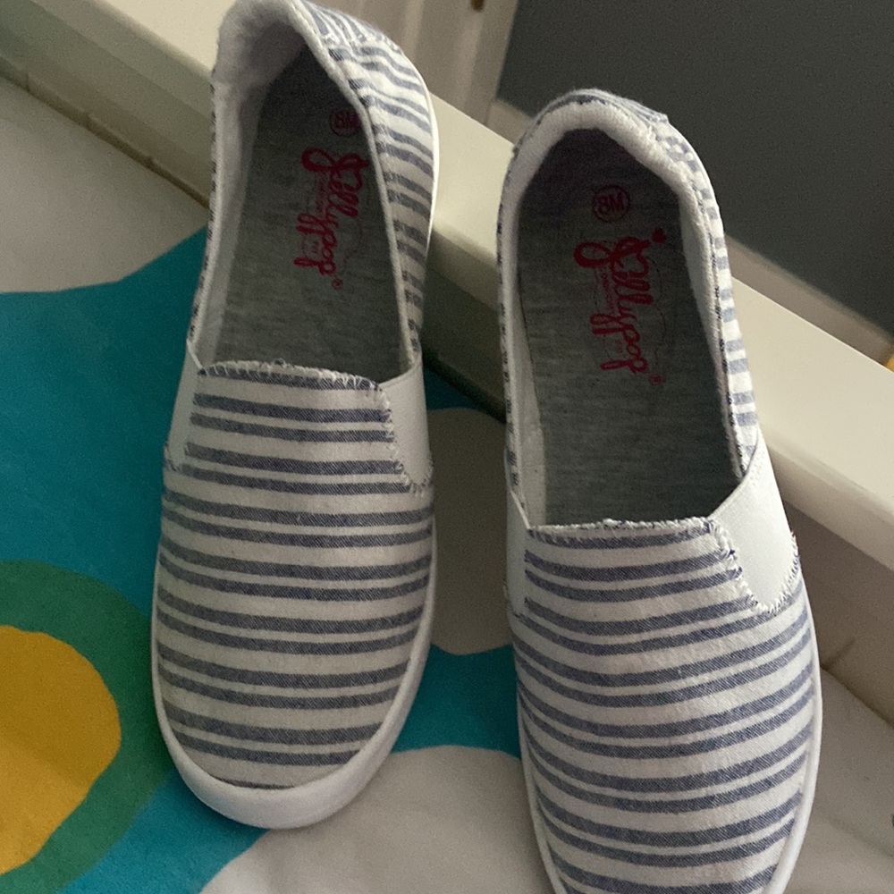 Women’s slip on sneaker. - Picture 5 of 5
